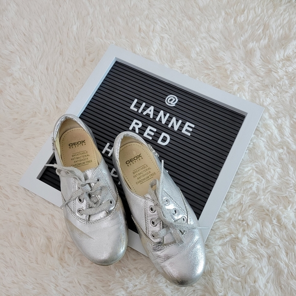 GEOX Metallic Silver Sneaker for Kids - Picture 1 of 10